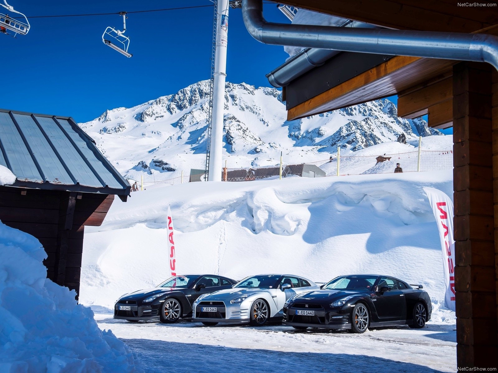 Cars nissan gt r 2015 supercar car godzilar snow 46 Desk Mat Stitched