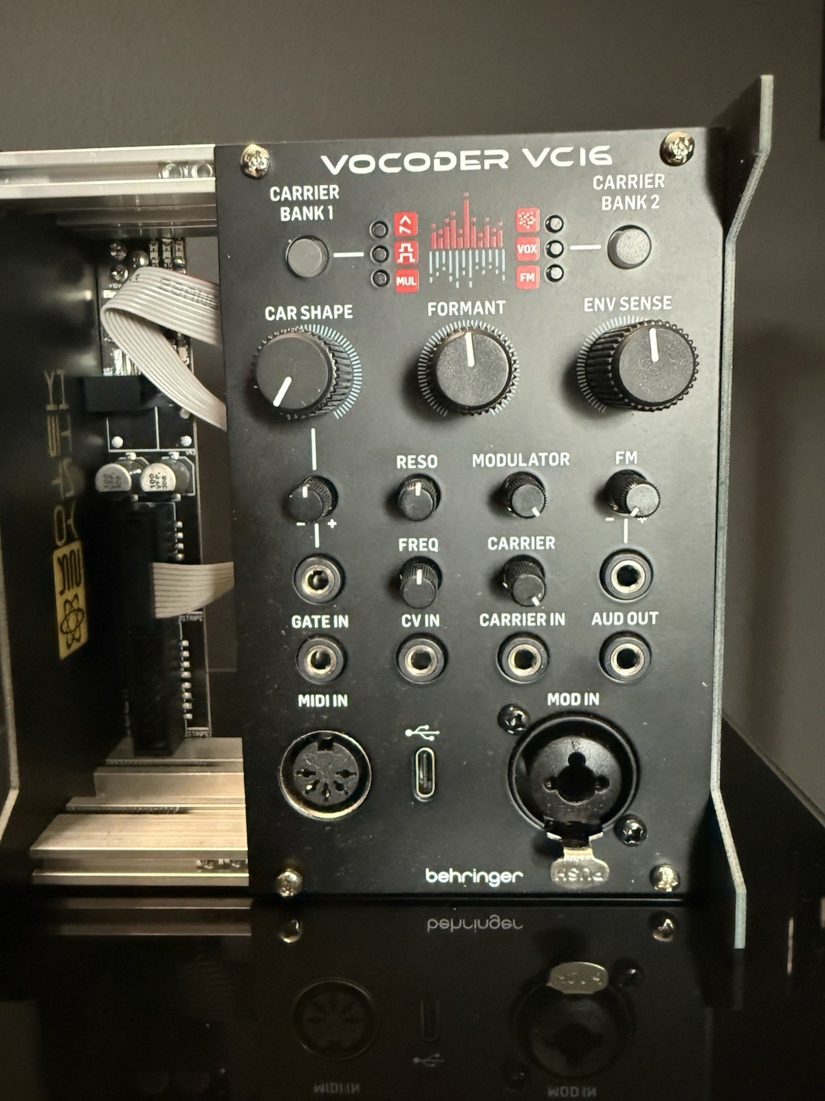 Behringer VC16 Eurorack Vocoder & EcoSkiff 24 HP Powered Case