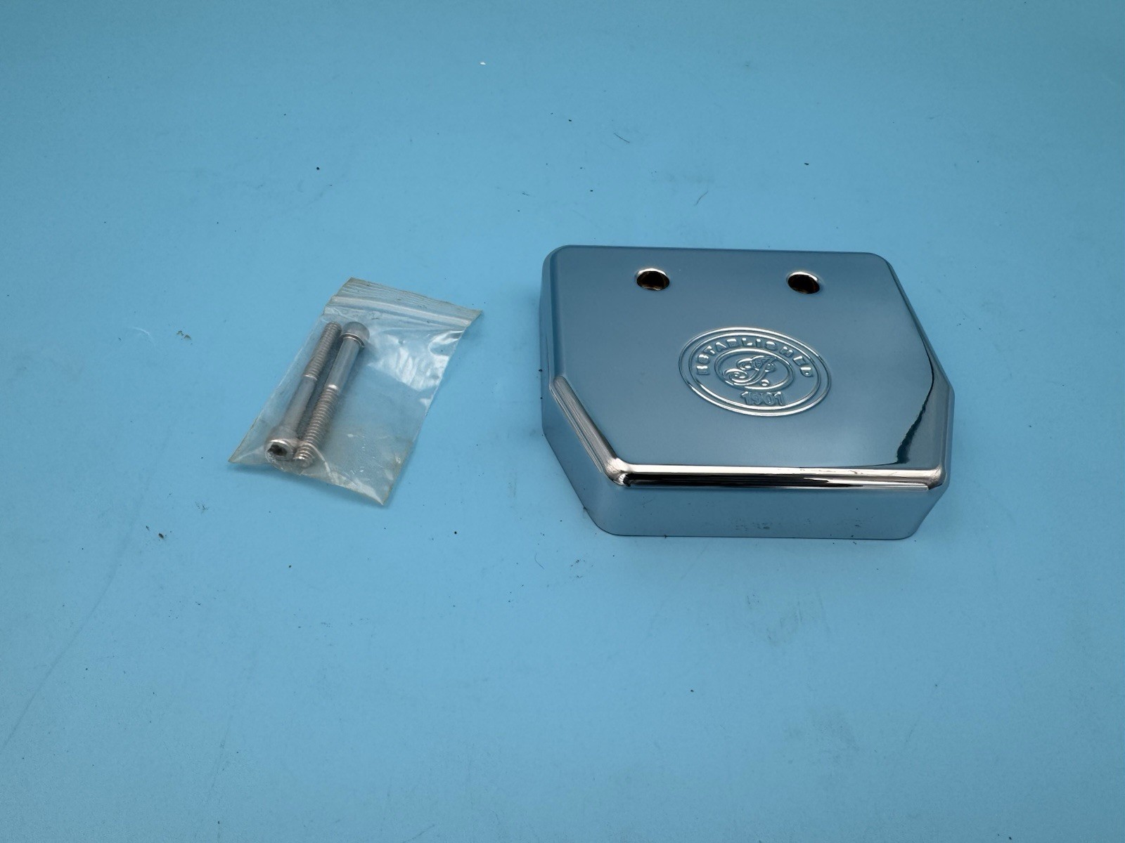 Rare Gilroy Indian Chief PP100 Billett Coil Cover 2002-2003. CHROME.