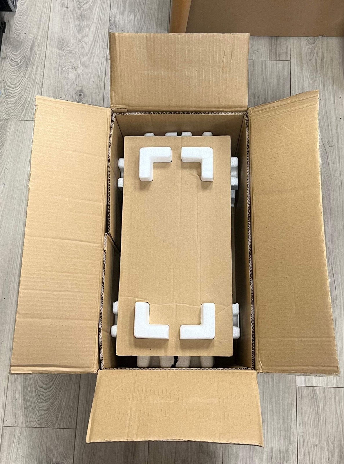 APC Smart UPS SU1400NET UPS - Open Box