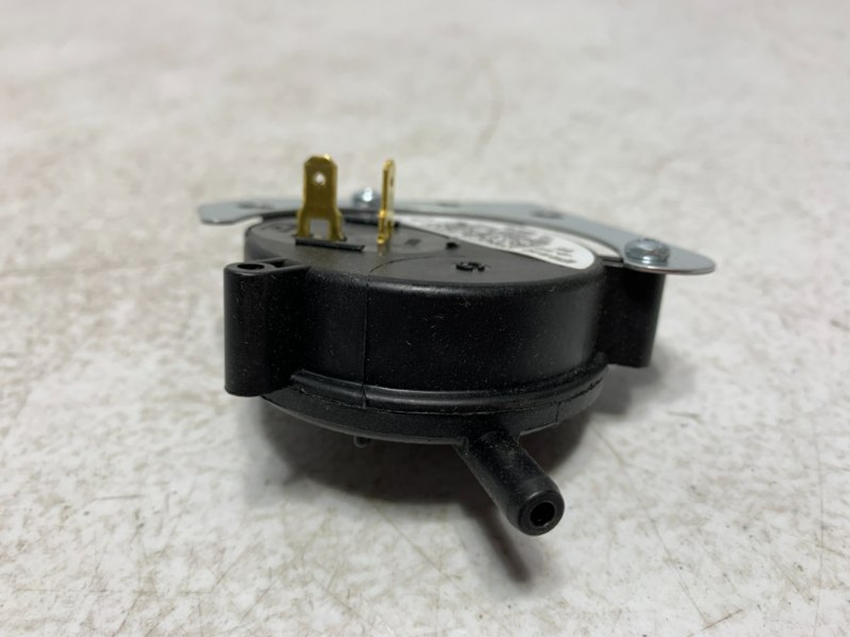 Lennox 80W52 Pressure Switch 0.60" WC