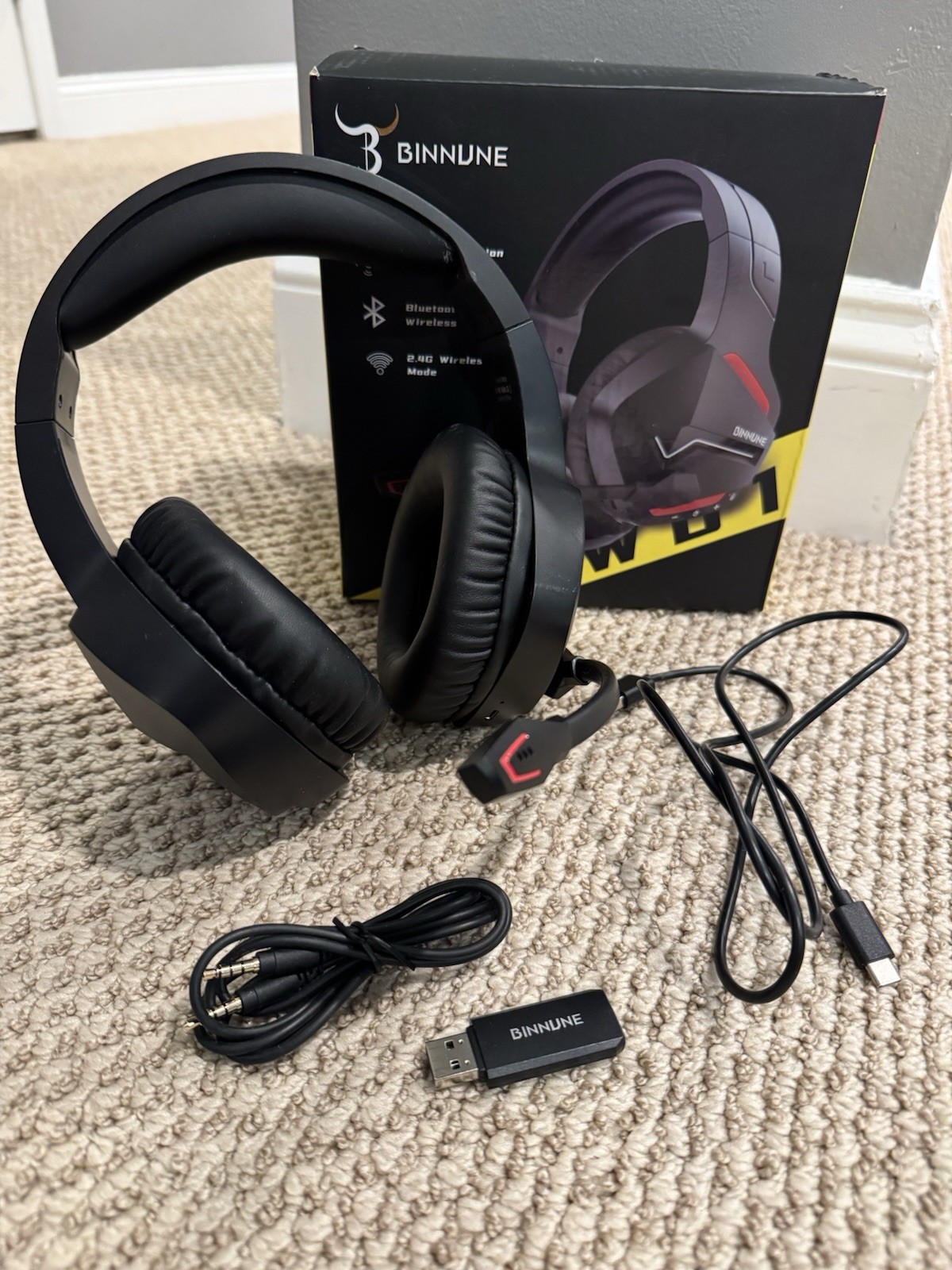 Binnune BW01 Wireless Bluetooth Gaming Headset w Microphone for PC PS4 PS5