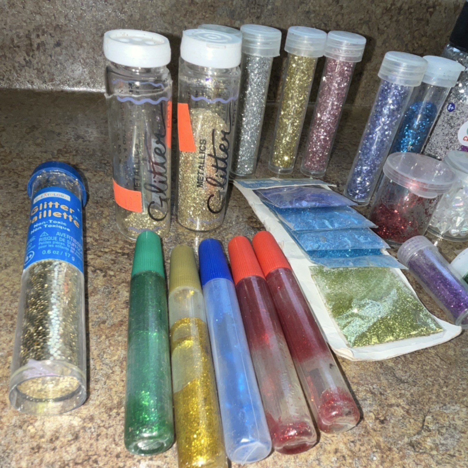 Lot of glitter used new, multicolored lot of 23 random glitter for crafters