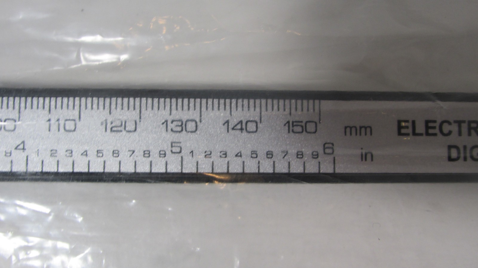 Electronic digital caliper digital display battery operated