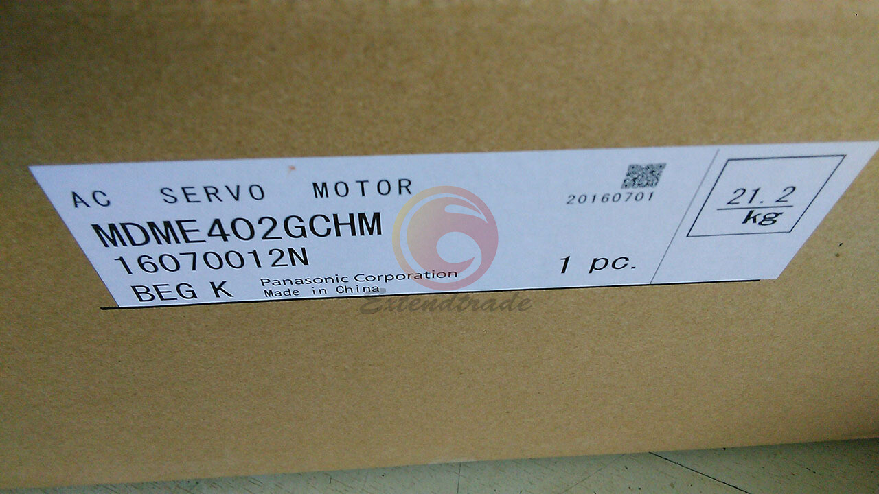ONE NEW Panasonic MDME402GCHM