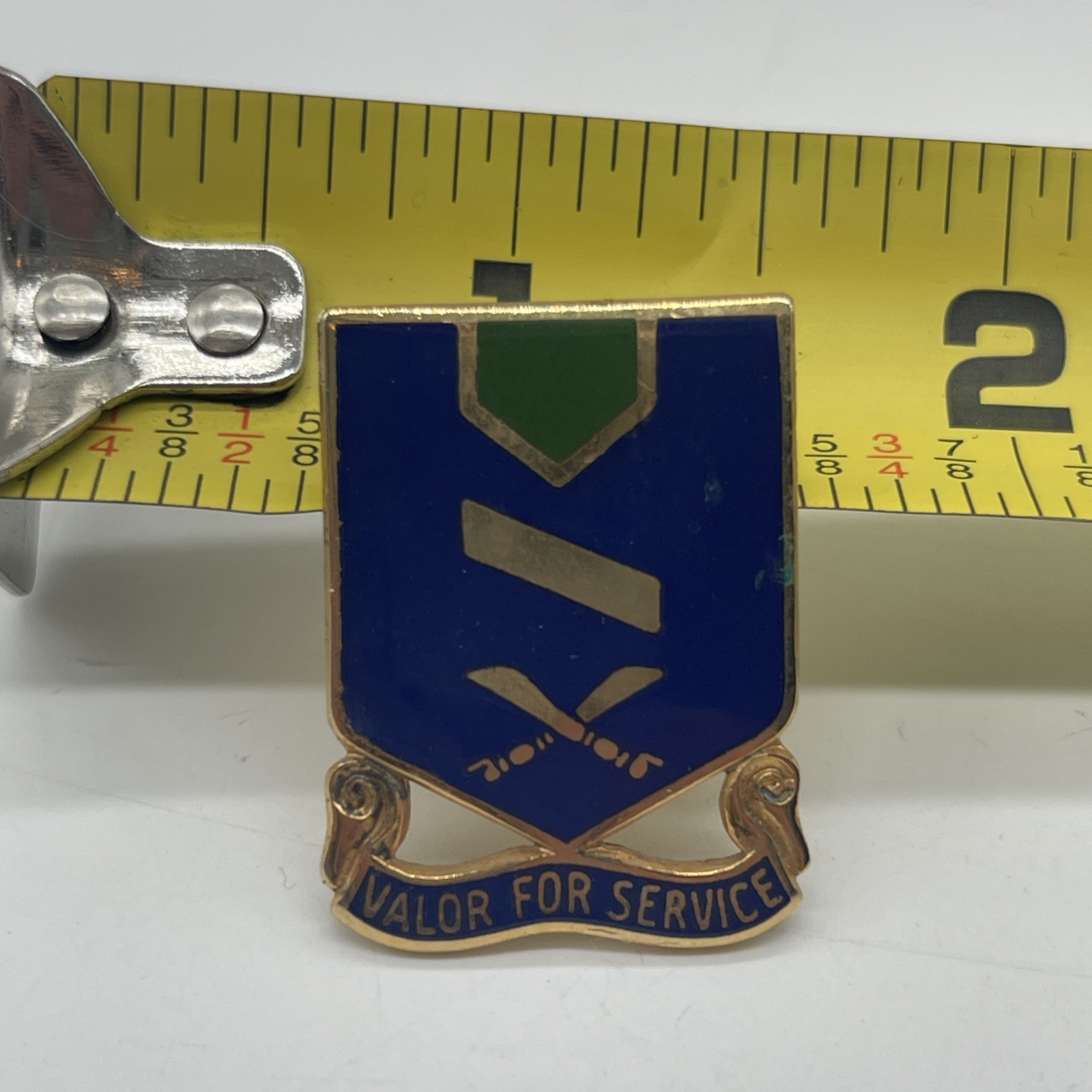 U.S. Military 137th Infantry Regiment Pin Clutch CB DUI DI VALOR FOR SERVICE