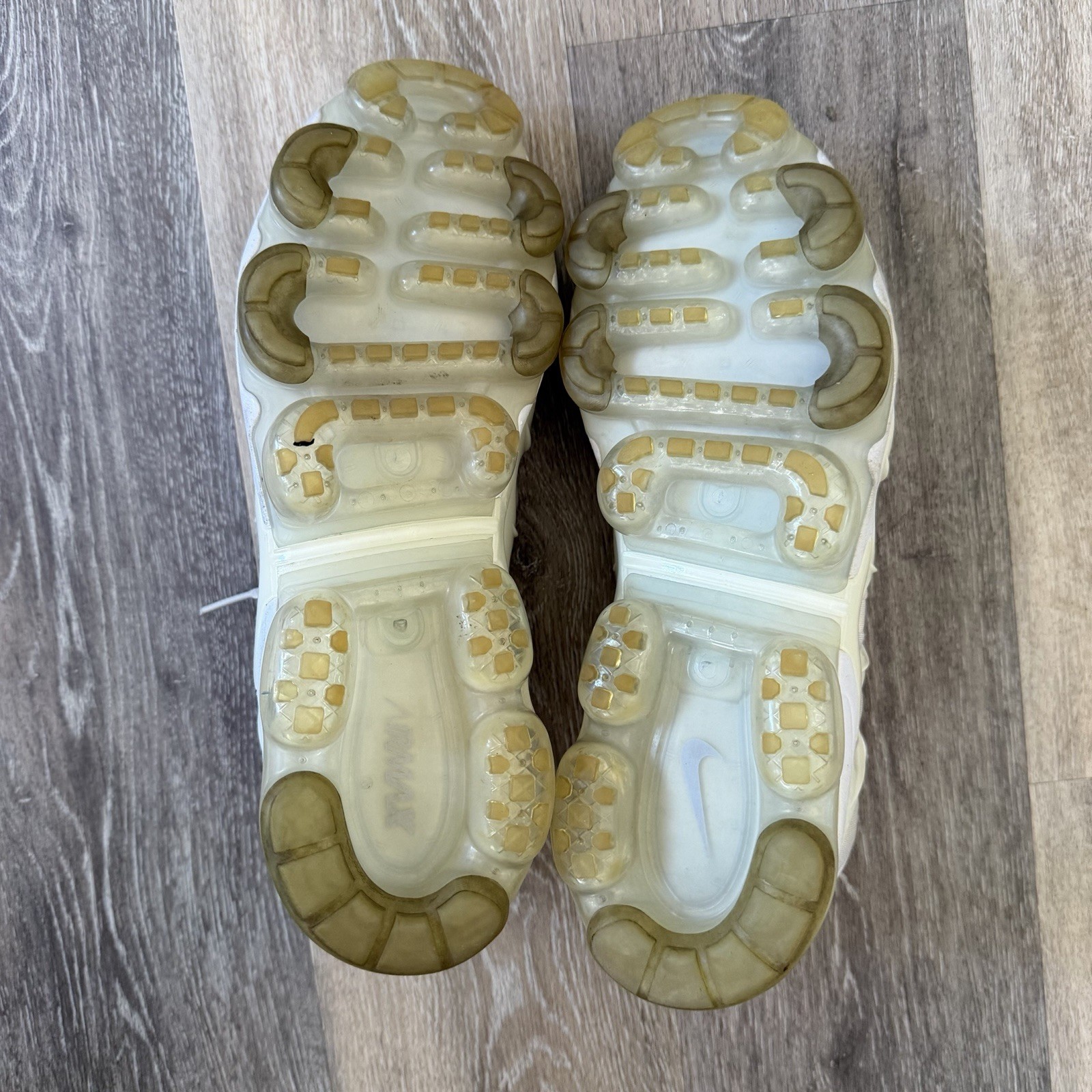 Nike Air Vapormax Plus Shoes Mens Size 9.5 Running 924453-100 Sneakers
