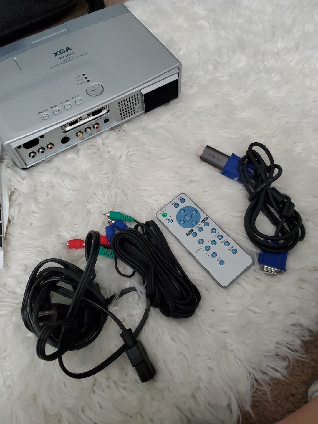 Hitachi XGA CP-X275 Multimedia Mobile LCD Projector Tested