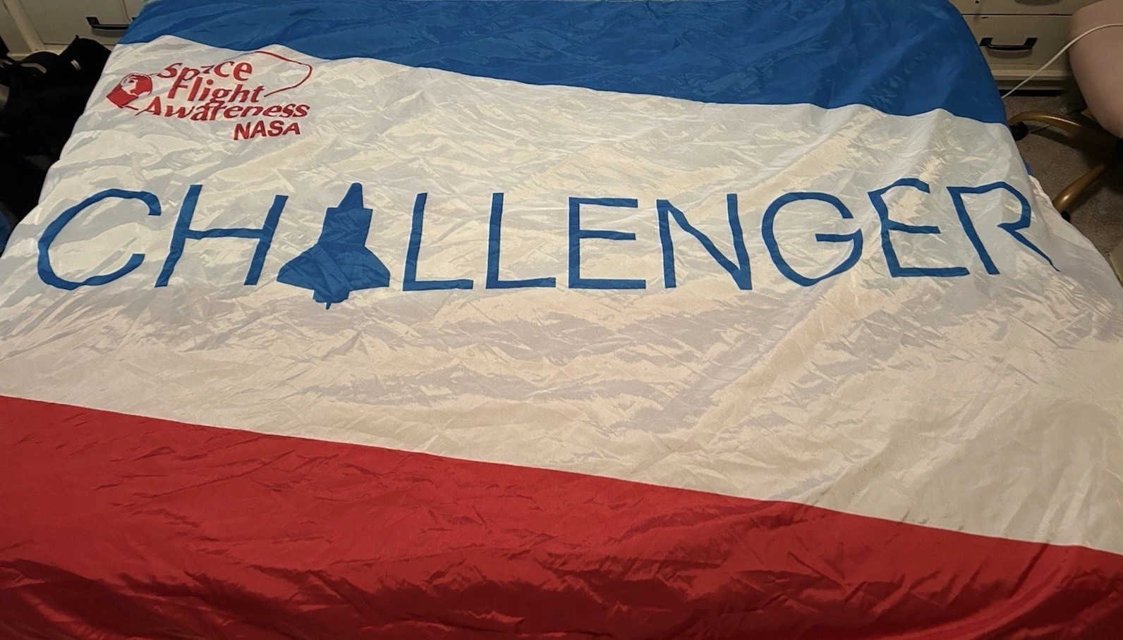 NASA Space Shuttle Challenger Nyl-Glo Nylon Flag 4x6 Space Flight Awareness