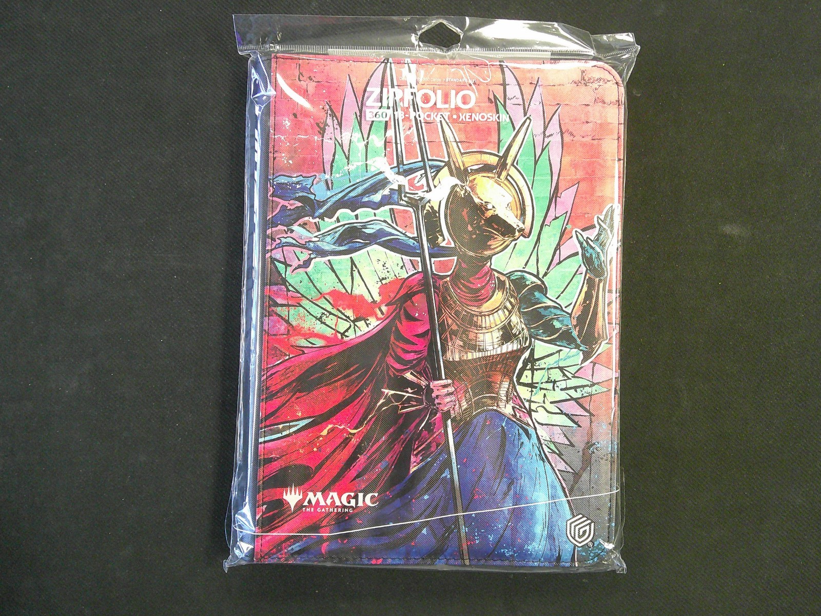 Ultimate Guard Zipfolio 360, featuring artwork of Hazoret, Godseeker