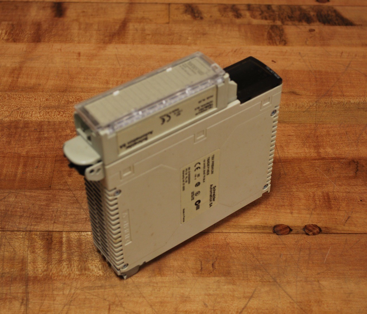 Schneider TSXDEY16D2 16/24vdc Sink, with TSXBLY01 Terminal Block - USED