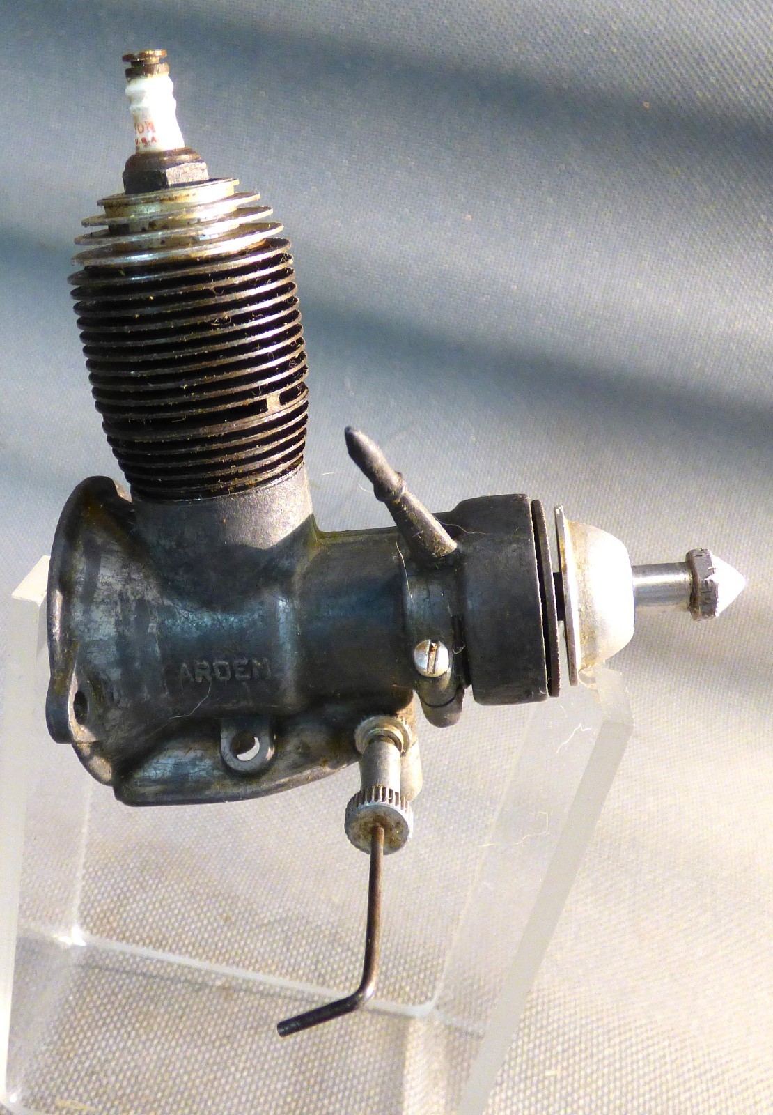 EX ARDEN .099 SPARK IGNITION GAS ENGINE 1940s ERA MICRO-BILT GOOD COMPRESSION