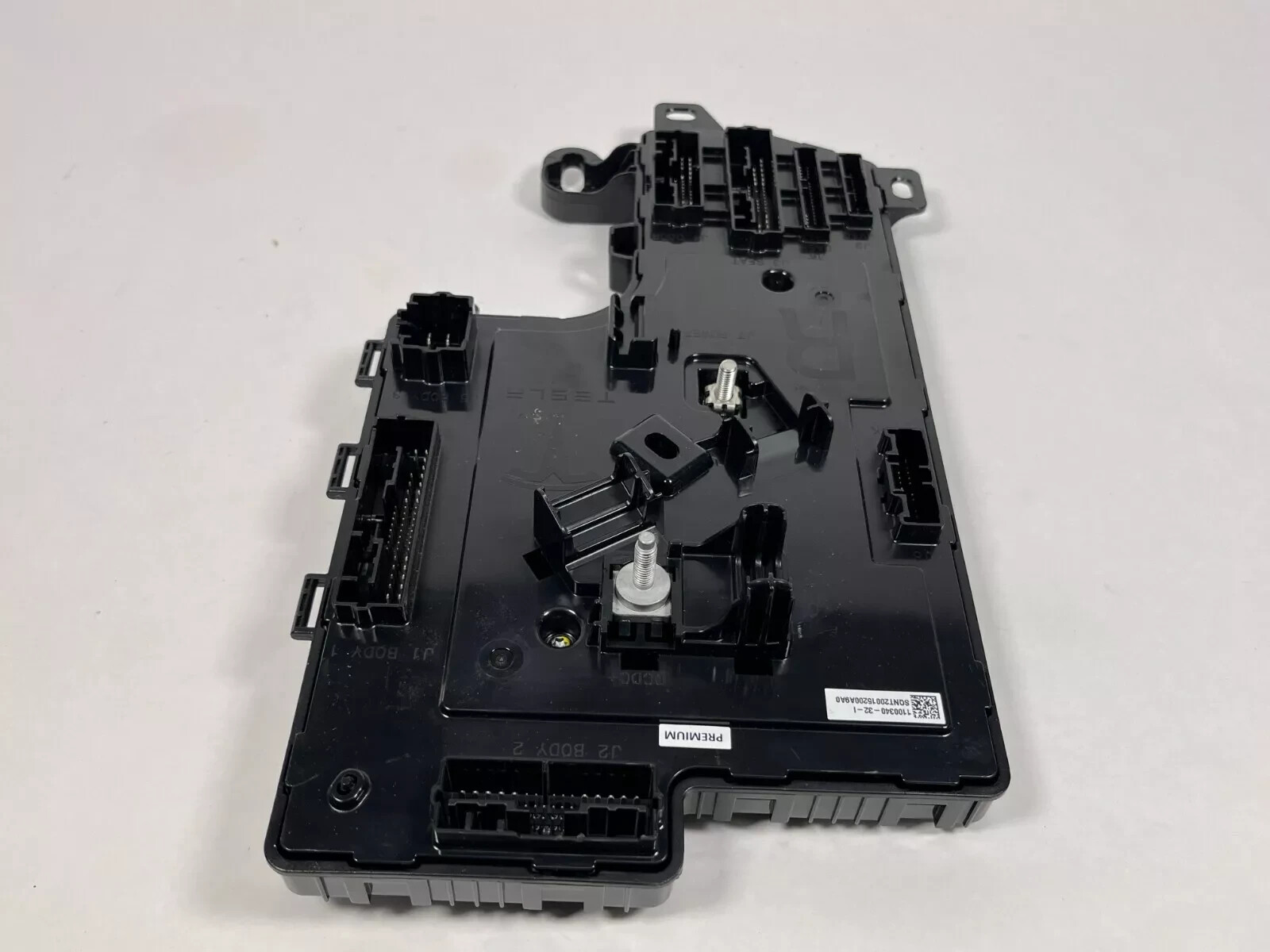 ⭕ 17-20 Tesla Model 3 Right Low Voltage Electronic Control Module 1100340-32-I