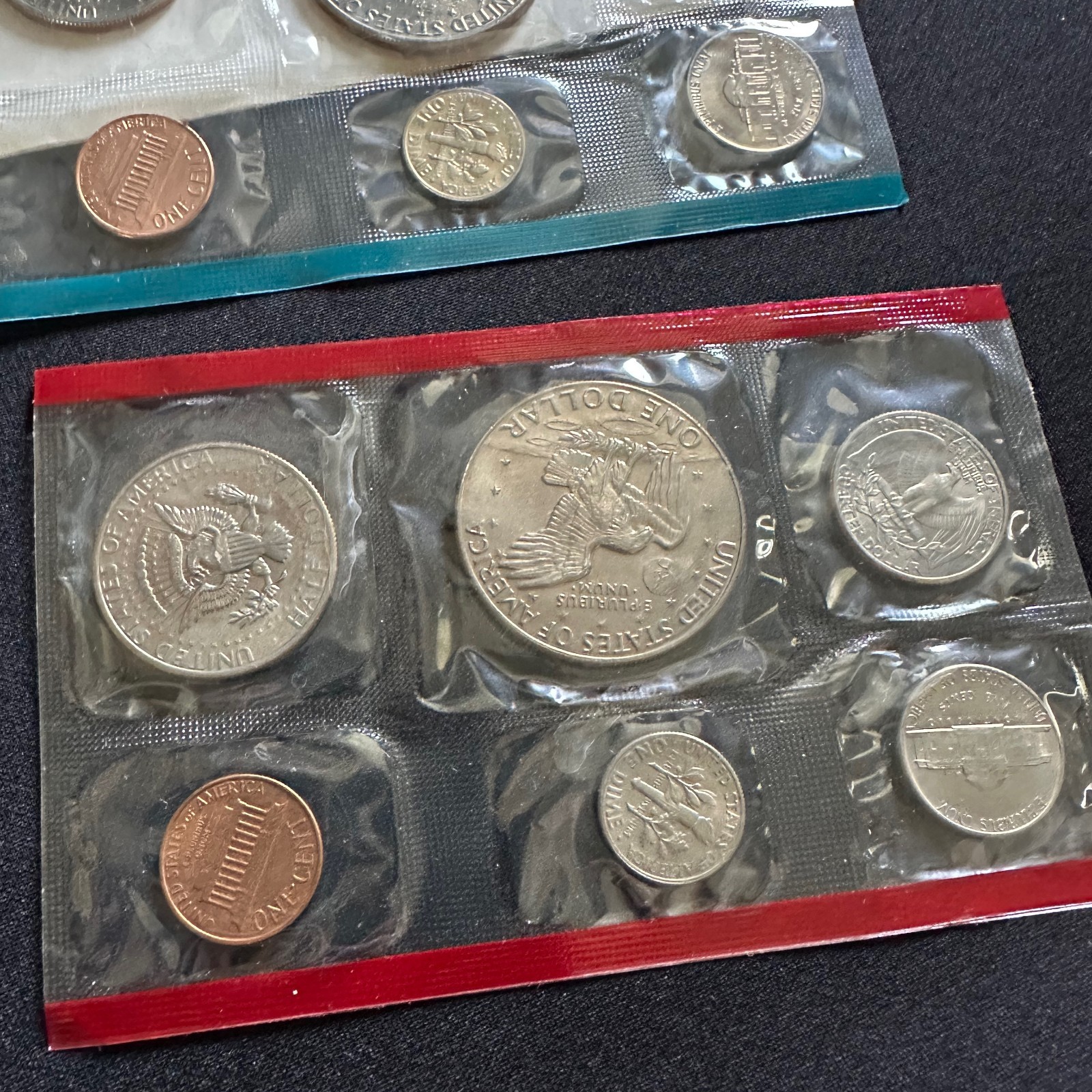 1977 Uncirculated US Mint Set P & D w/Original Gov't Packaging