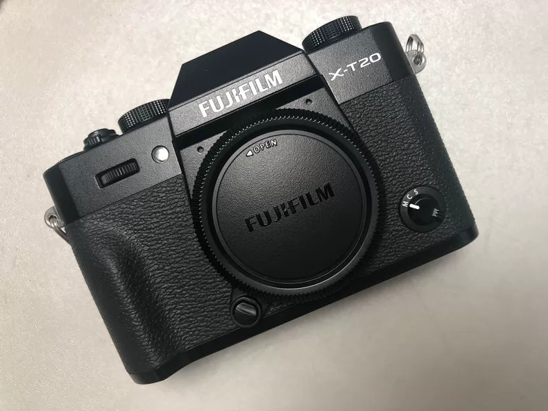 Fujifilm X-T20 24.3MP Mirrorless Digital Camera Body w/Accessories English Gift