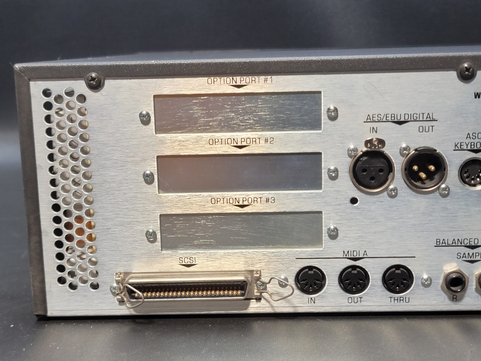 E-MU E4XT Ultra Rack Sampler Synth Model 6840
