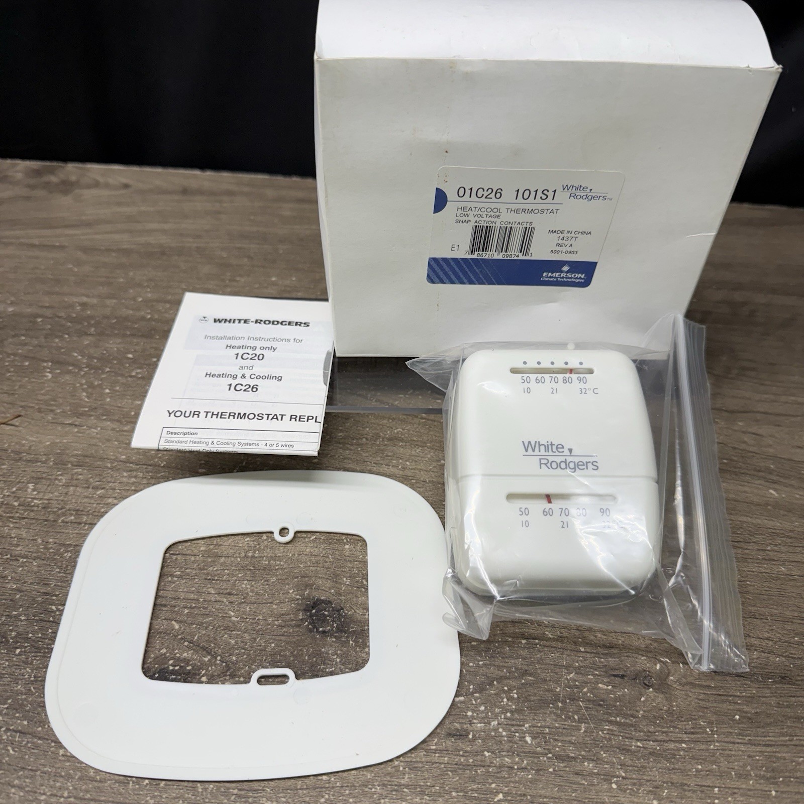 1C26-101 White Rodgers Wall Thermostat 24V Heat Cool Economy Value
