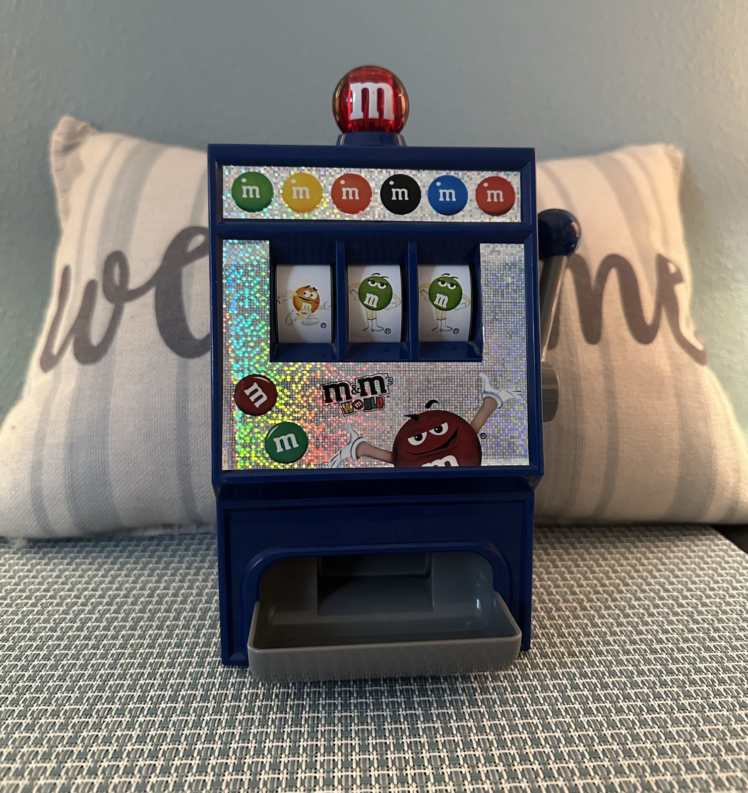 M&Ms World Slot Machine Candy Dispenser Desk top Size Sounds Works!