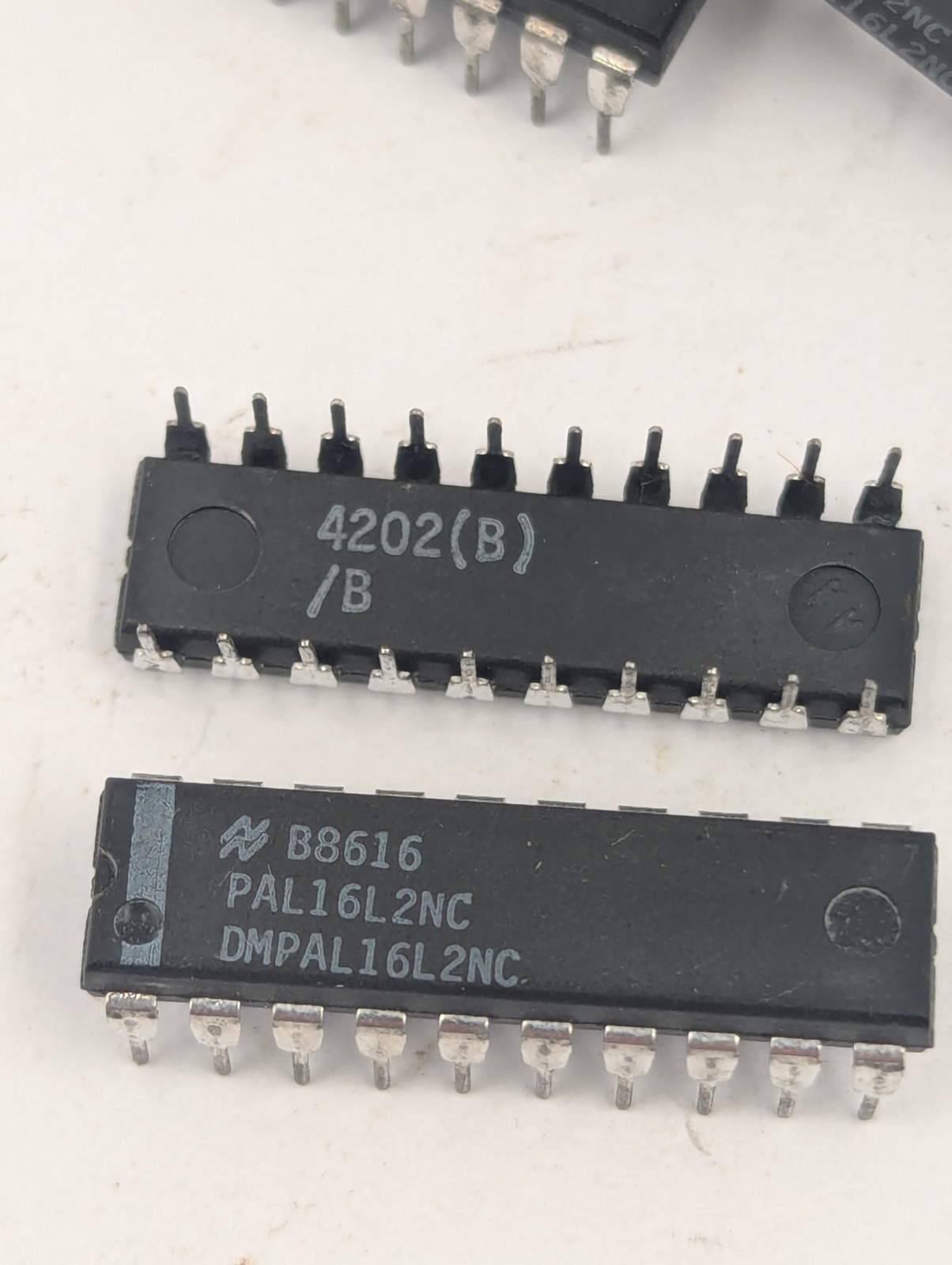 National Semiconductor PAL16L2NC Programmable Array Logic 24 Pin DIP IC Lot of 8