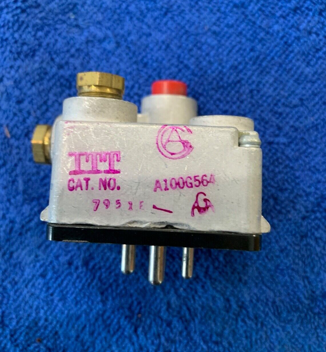 NEW ITT A100G564 Thermopilot Relay Lennox 31166