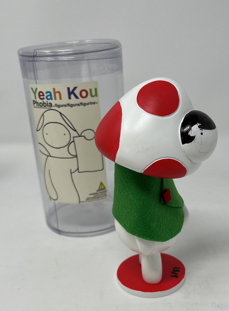 MR CLEMENT YEAH KOU Hand Painted Numbered 5" POLYSTONE MUSHROOM LAPIN