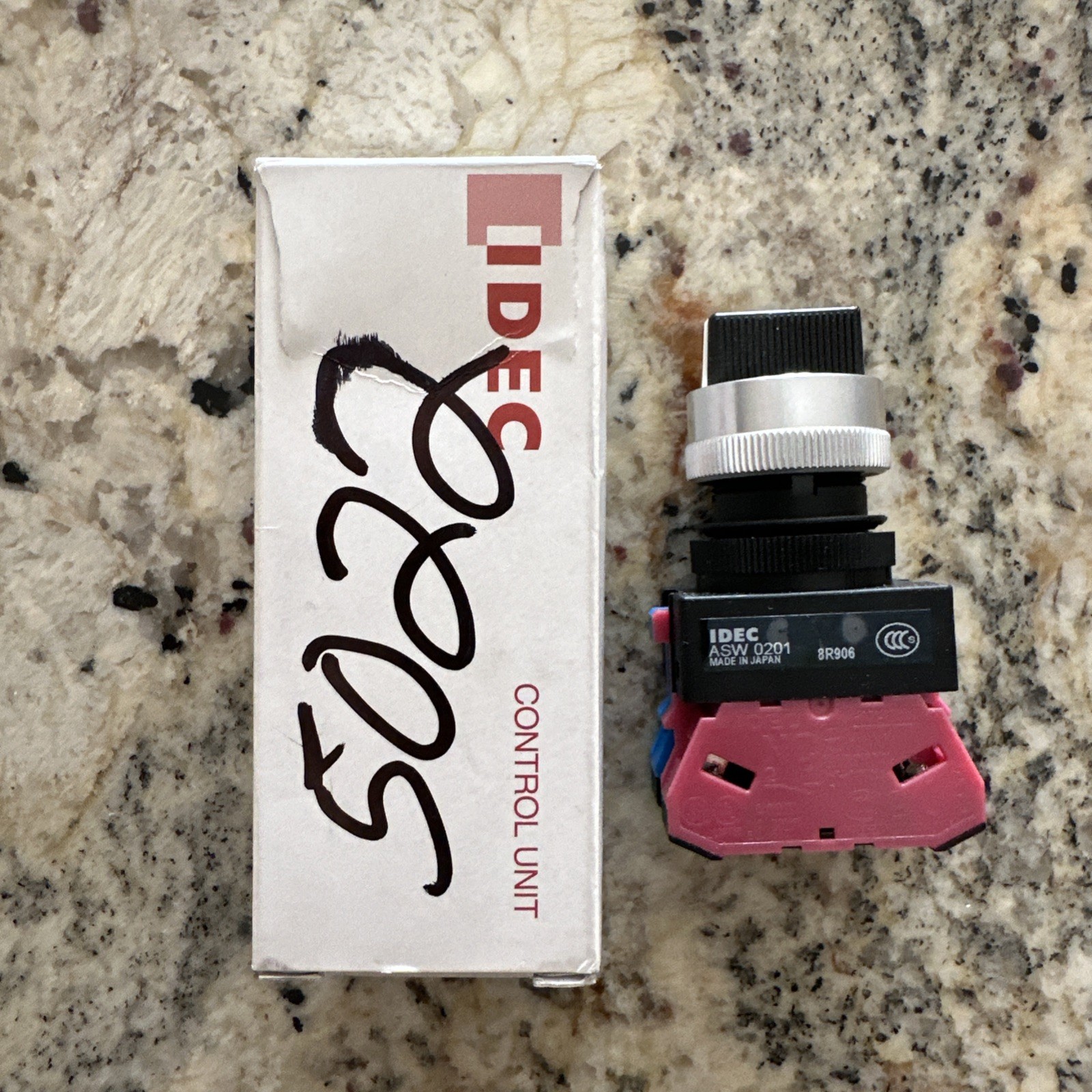 IDEC ASW211 Selector Switch For Pilot NEW + FAST SHIPPING