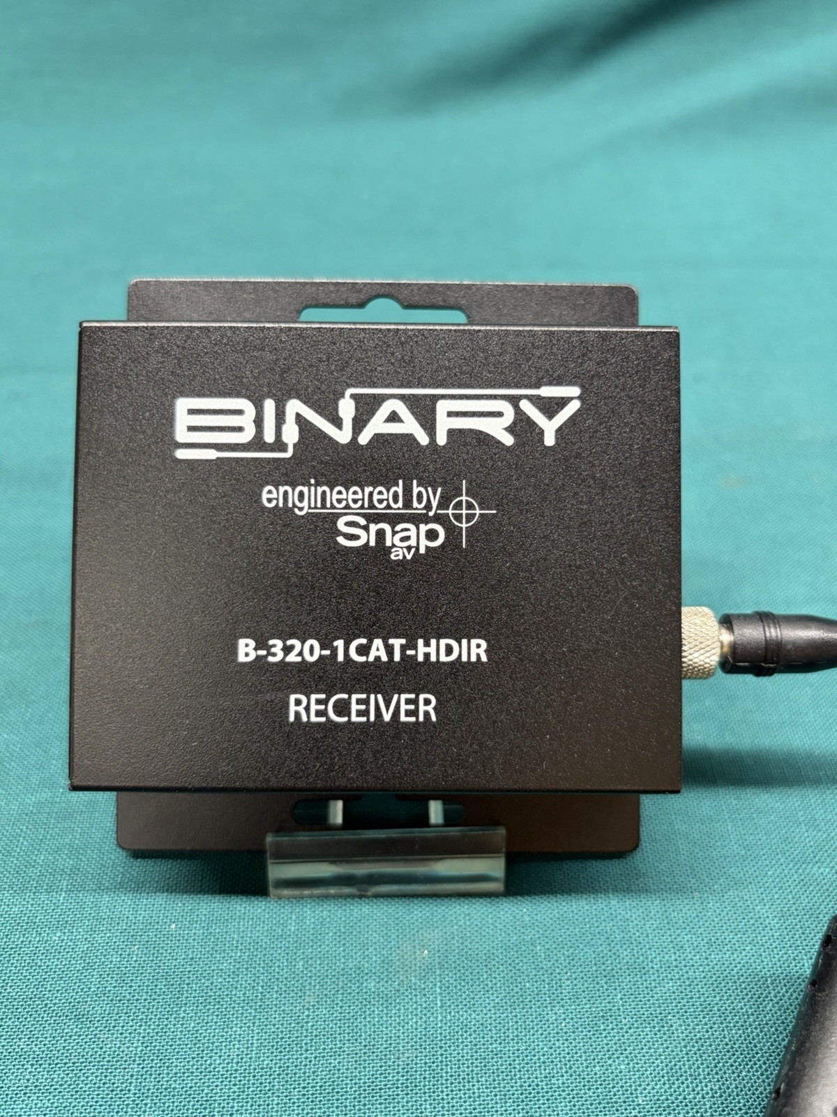 Binary B-320-1CAT-HDIR Long Range HDMI Transmitter & Receiver w/ Power Cords