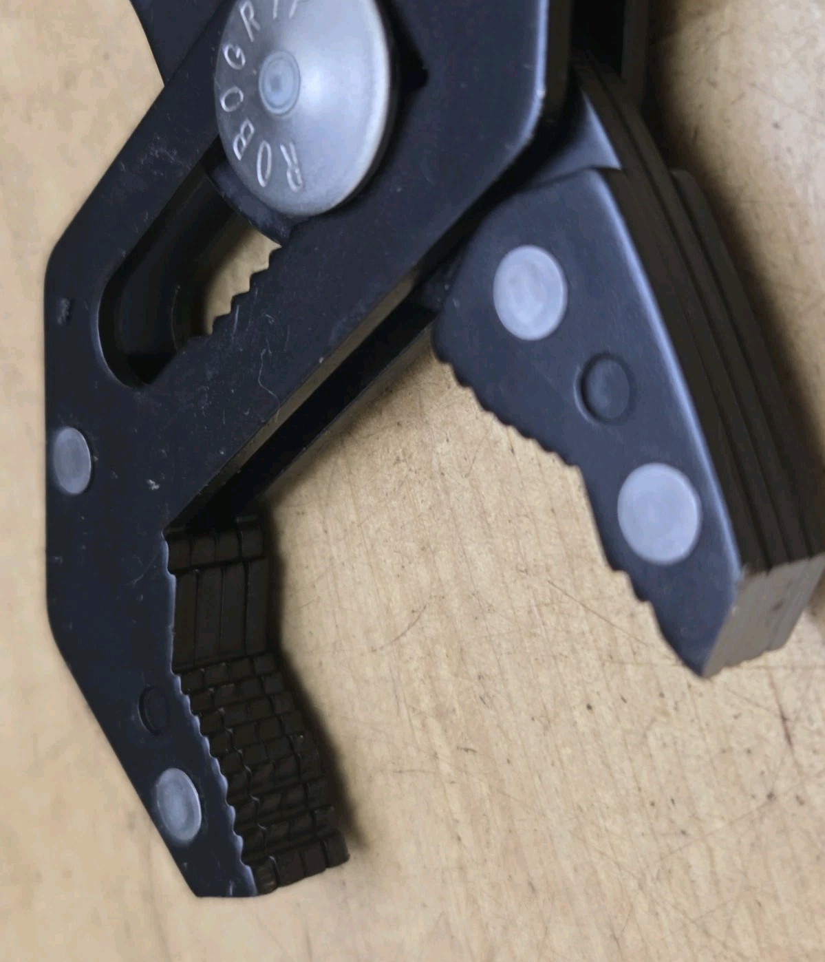 New Original Robo Grip 9" Long Self Adjusting Pliers