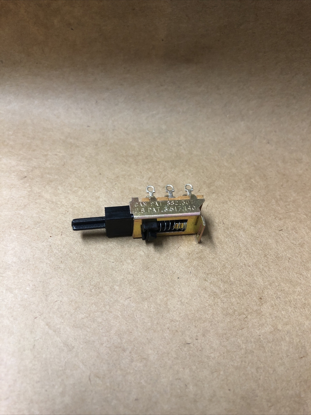 SWITCHCRAFT PART# 81061A10A
