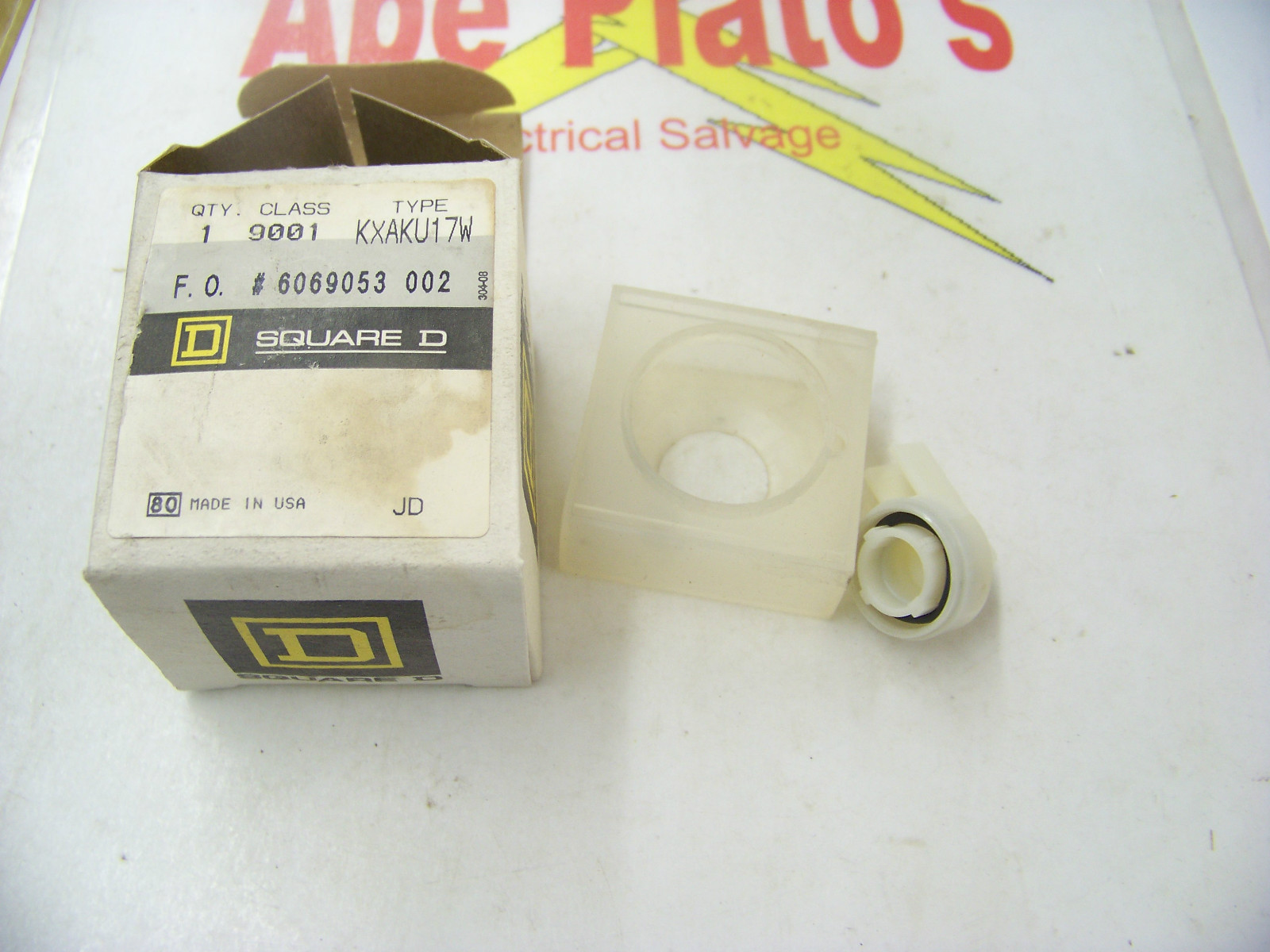 Sq D KXAKU17W Class 9001 Protective Boot Selector Switch