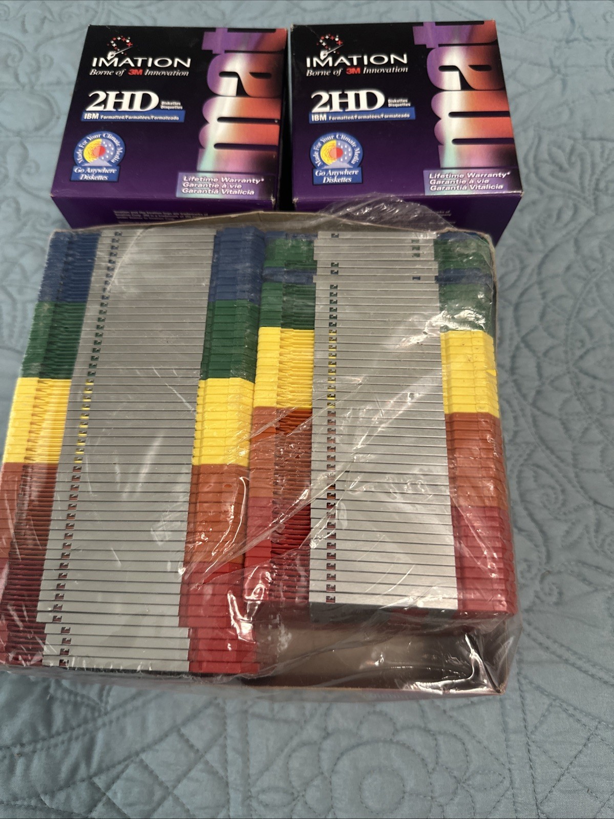 floppy disks 2HD lot of 140.   2 Unopened Boxes Of 25, One Opened With 90+ Discs