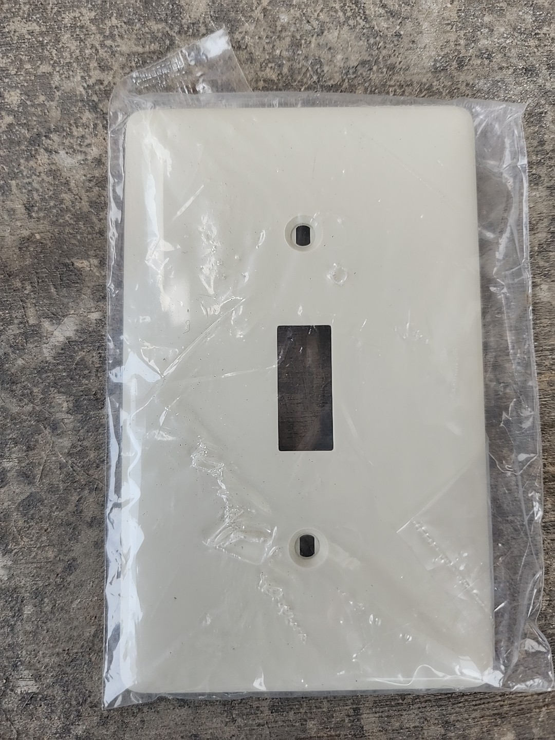 Hubbell NP1LA Light Almond 1-Gang Toggle Switch Nylon Wallplate Cover