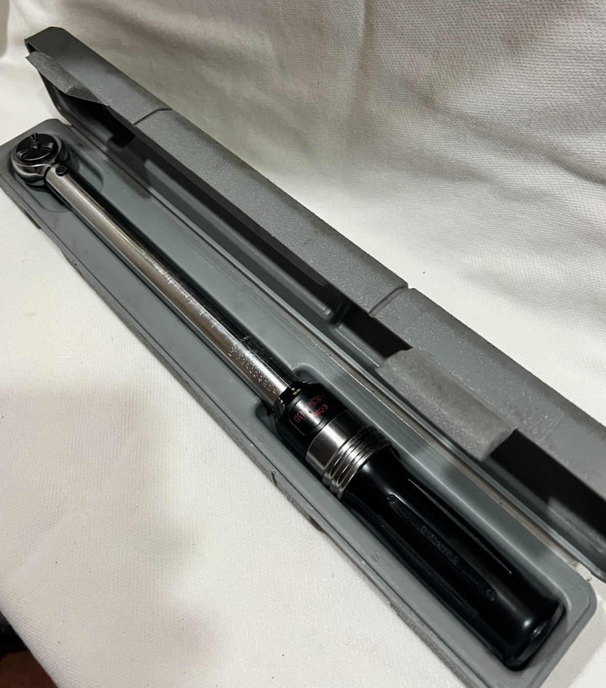 Husky Pro Torque Wrench 39103 3/8 Drive Socket Wrench with Case