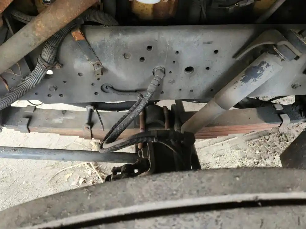 (Used) 1999 International F Front Leaf & Springs  P-42265