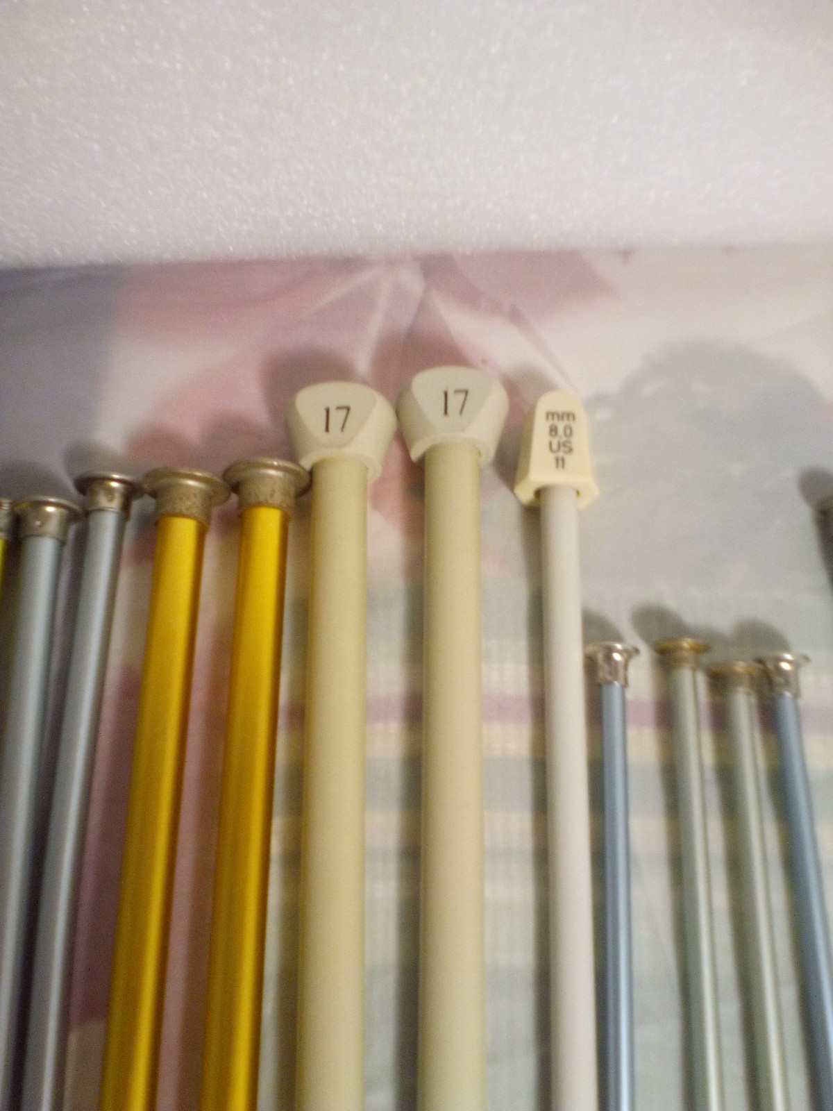 Mixed Lot of 17 Vintage Knitting Needles Metal Aluminum Plastic