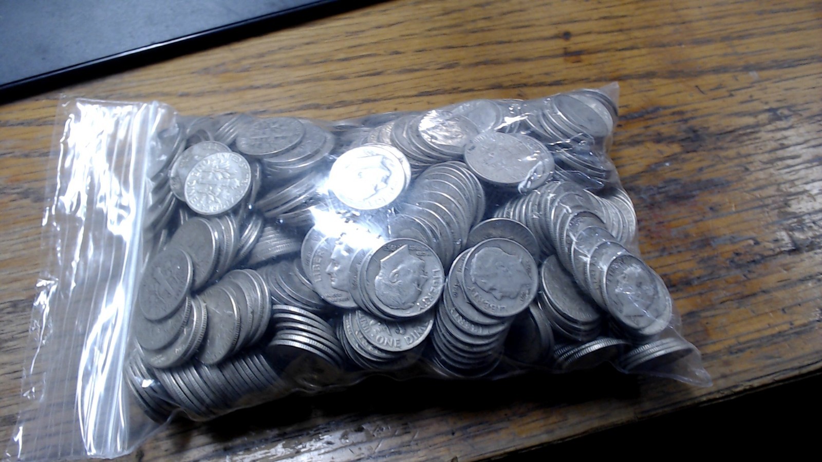 10 count. US Silver Dime Lot  Assorted Mercury and Roosevelt dimes assorted date
