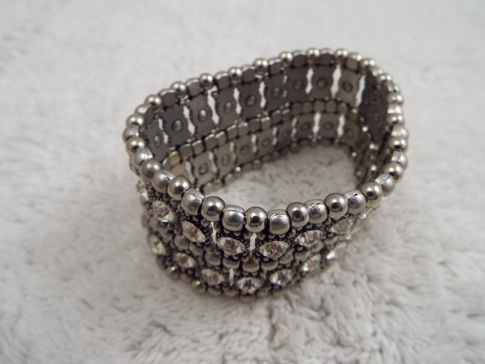 Silvertone Rhinestone Stretch Bracelet (C58)