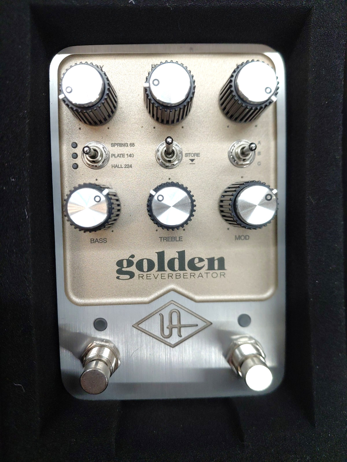 Universal Audio GOLDEN Reverberator Stereo Effects Pedal LNIB - FREE SHIPPING