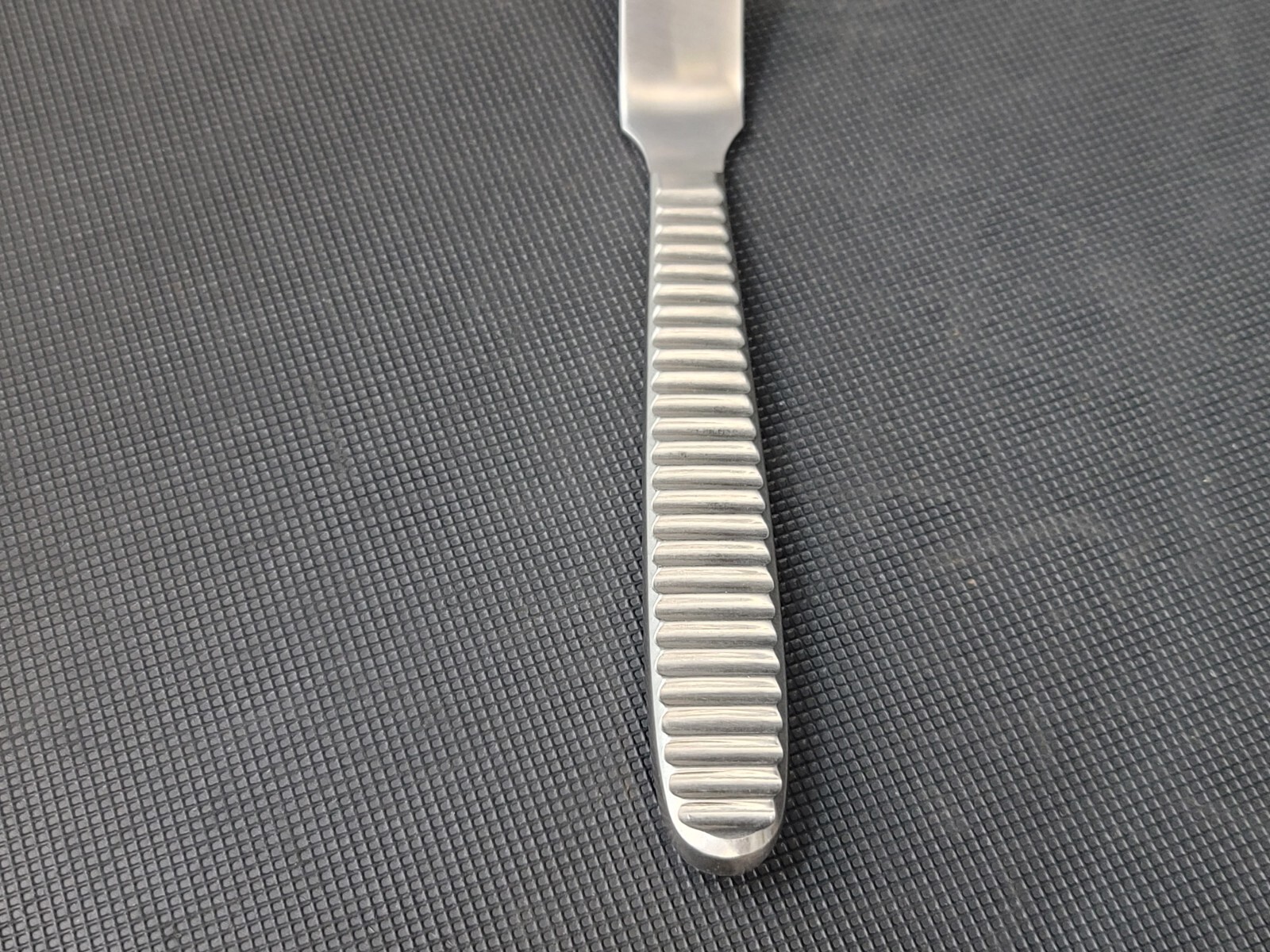 VM84-2192 Blade Retractor 18mm 7" Germany