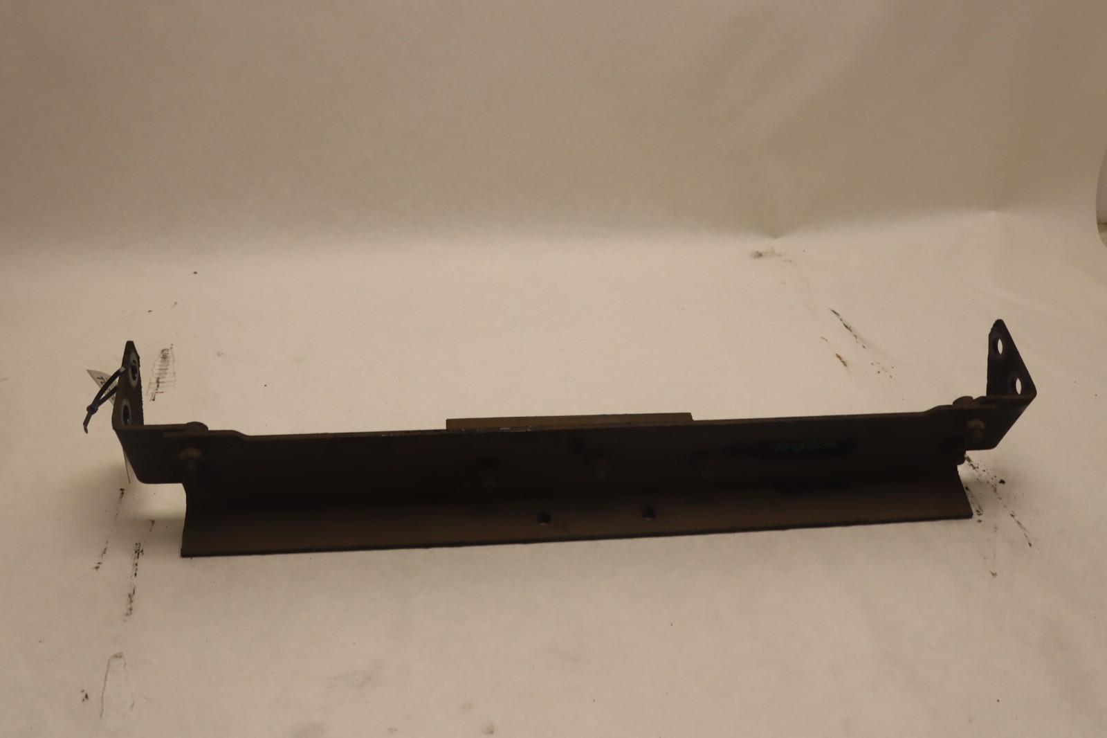 2008-2017 FREIGHTLINER CASCADIA 125 CROSSMEMBER SUPPORT MOUNT 09-10202-000 OEM