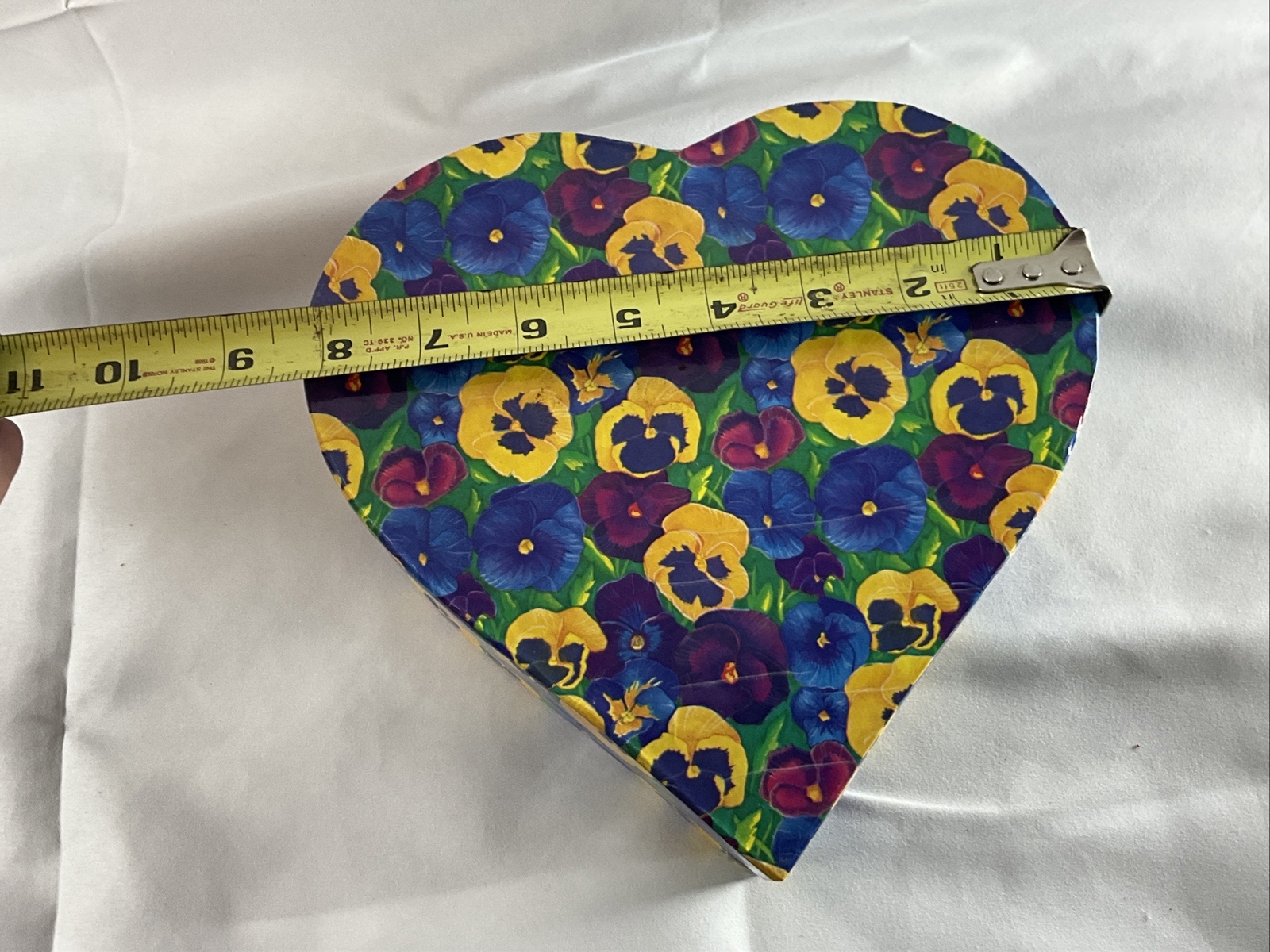 Heart Shaped Pansy Design Gift Box Keepsake’s