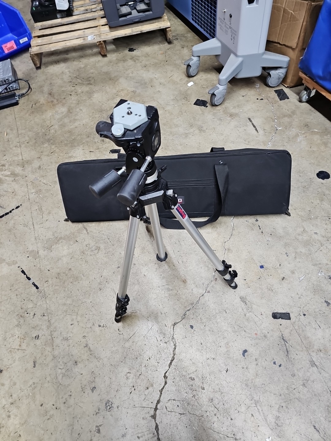 Bogen Manfrotto Tripod Head w/ Bogen Tripod 3021 Bag RHINO