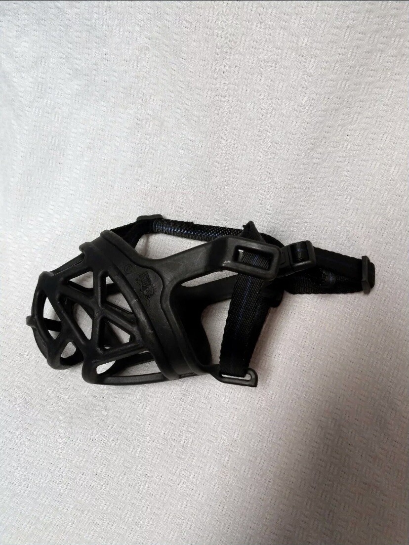 Lili Mascota Dog Muzzle - MEDIUM - Black Size 2- NEW!