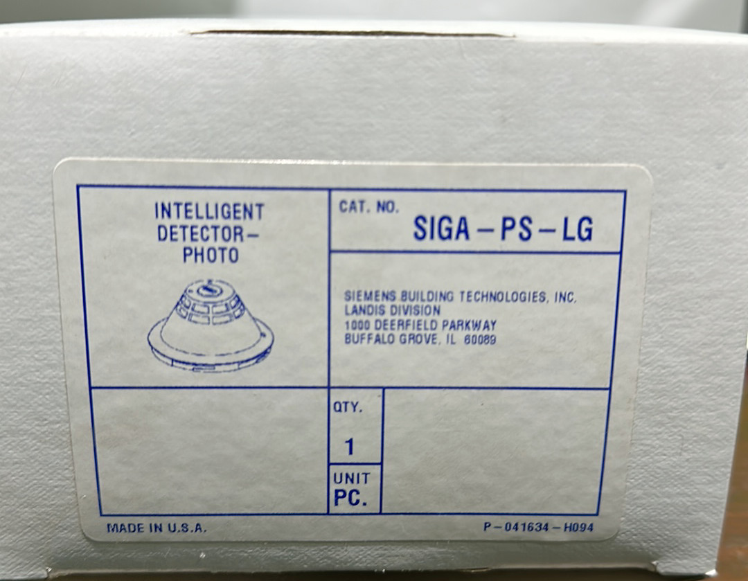 NEW SIEMENS " SIGA-PS-LG " PHOTOELECTRIC DETECTOR "LG=LANDIS & GYYR" (66 AVAIL.)
