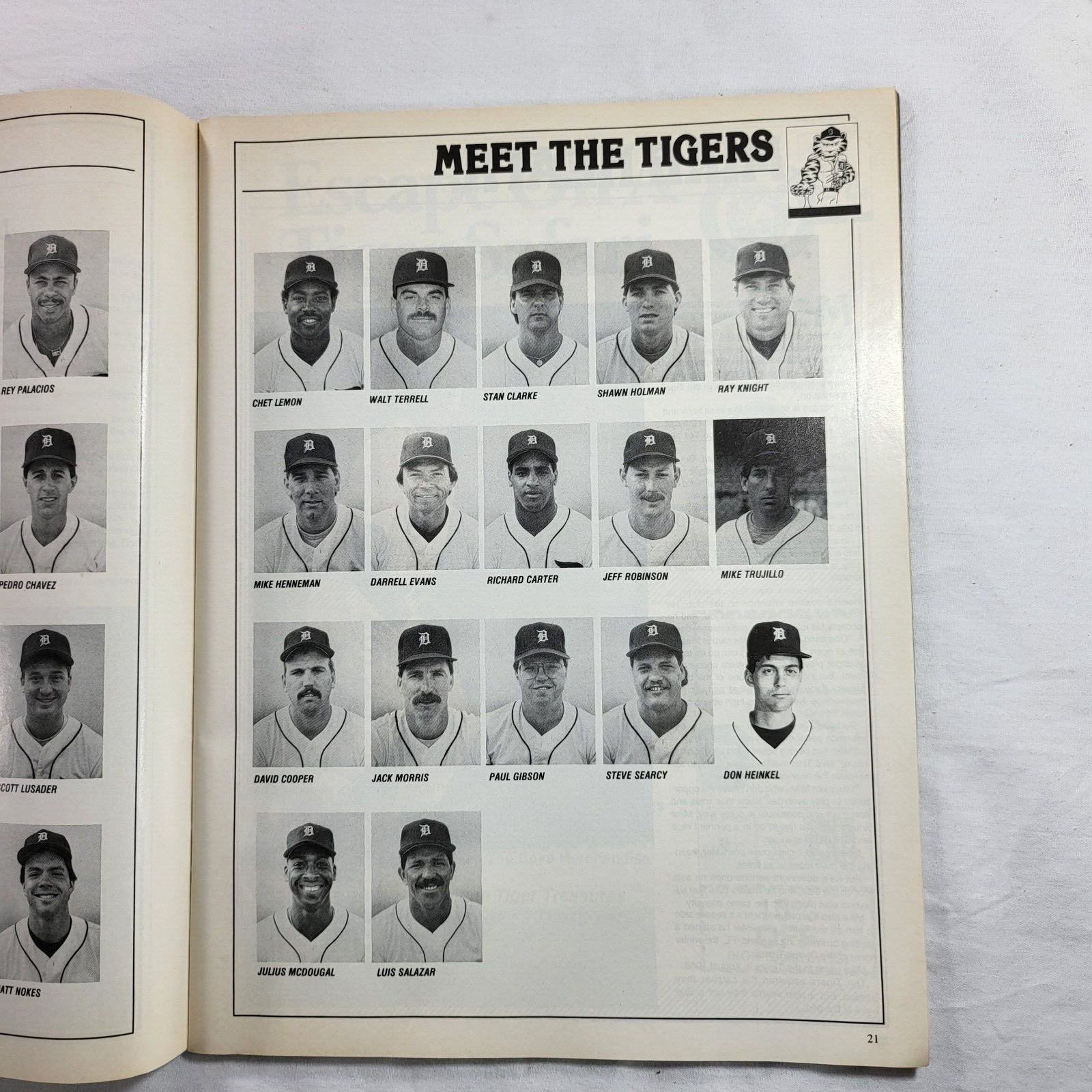 Detroit Tigers 1988 Scorebook & Official Program vs Seattle Mariners