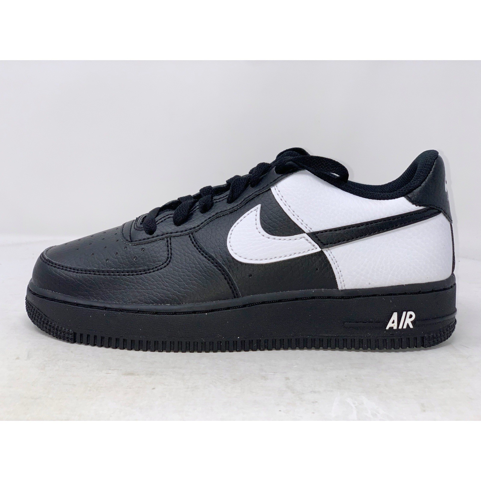 Nike Air Force 1 Split White Black Sneakers, Size 6.5Y / 8W BNIB HF9096-001