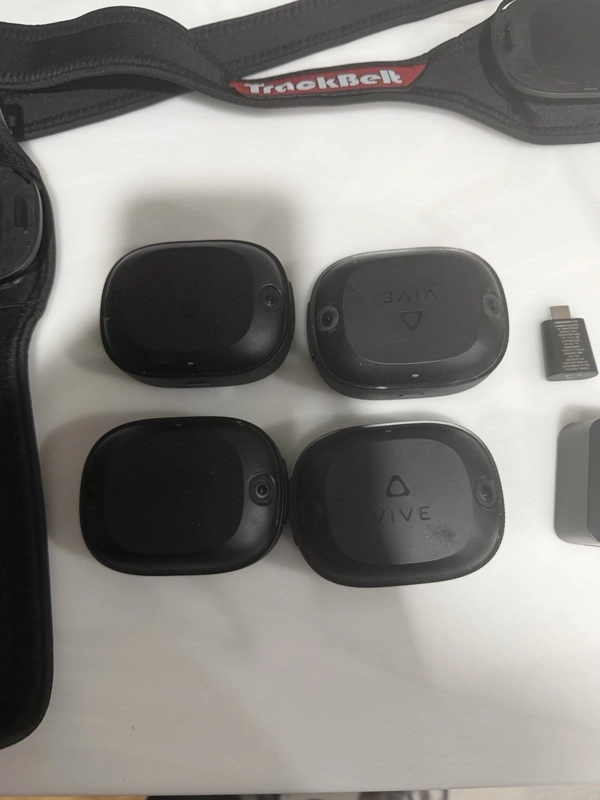HTC VIVE Tracker Set Black (4)  & USB Dongles