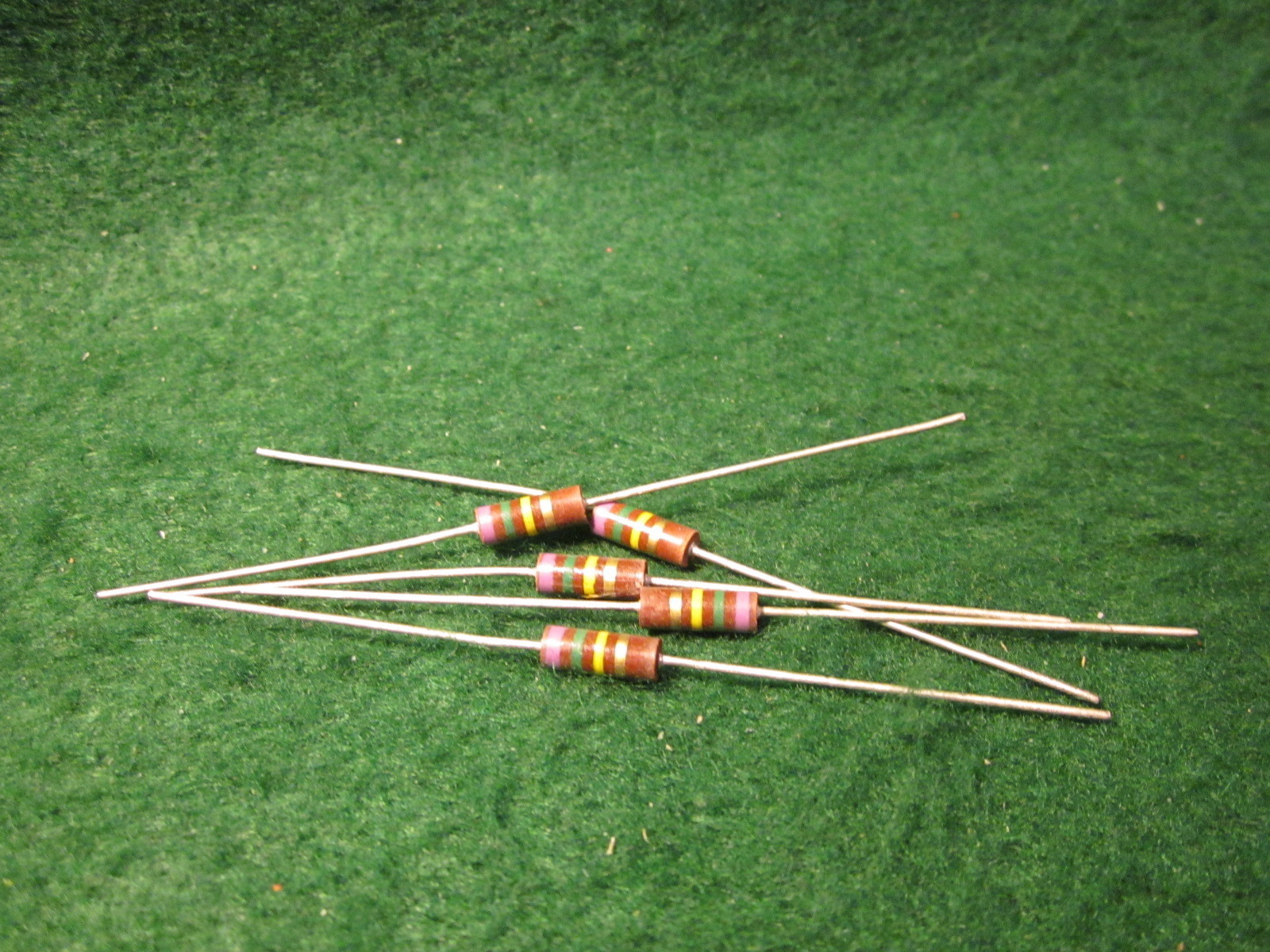 (1) 5 Pack Carbon Comp 750K OHM 1/2 Watt 5% Resistors NOS