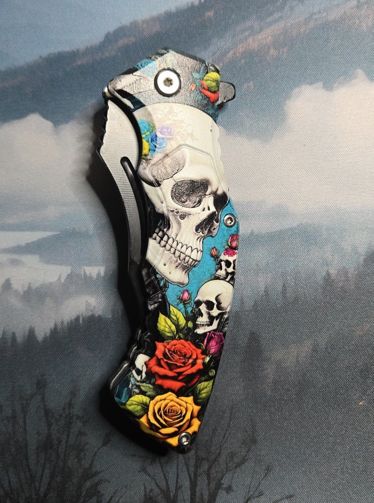 Pocket Knife, Skull And Rosses Pattern, Spring Assisted, New Without Box
