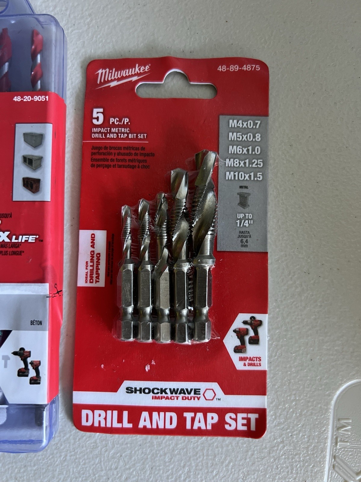 Milwaukee SHOCKWAVE Drill And Tap Set And Concrete Hammer Bits